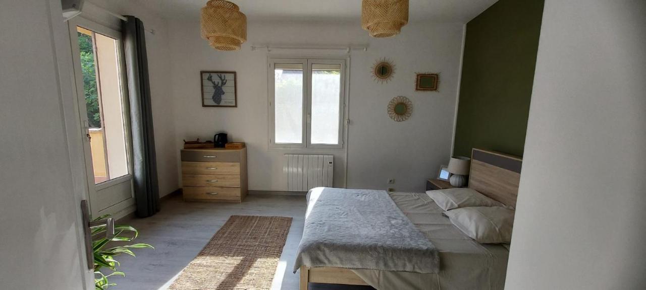 Chambre Avec Terrasse Apartment Сариан Екстериор снимка