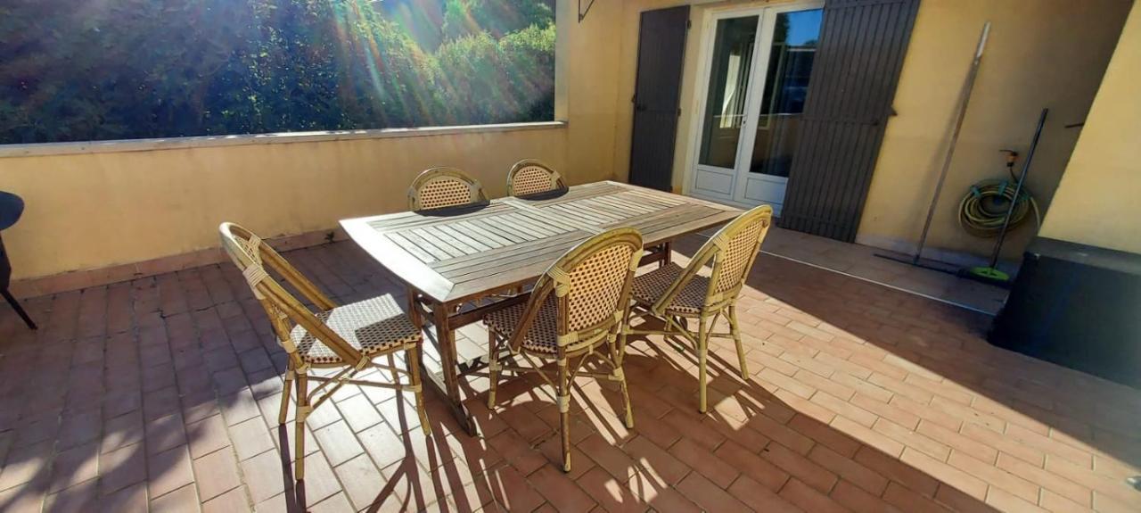 Chambre Avec Terrasse Apartment Сариан Екстериор снимка